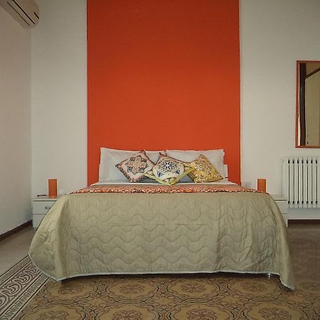 Locami Palermo Centro Rooms Esterno foto