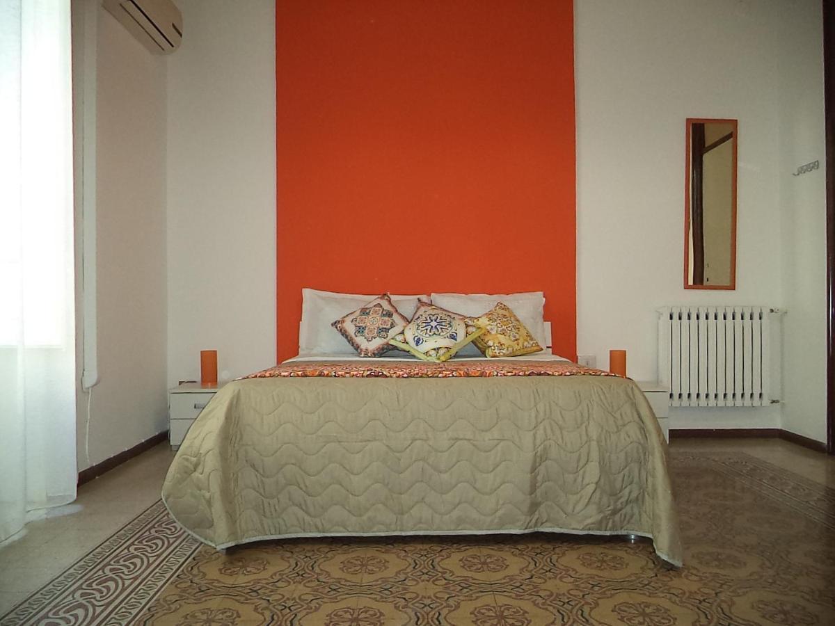 Locami Palermo Centro Rooms Esterno foto