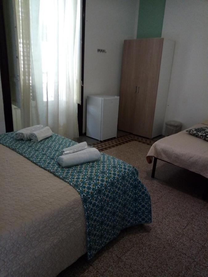Locami Palermo Centro Rooms Esterno foto