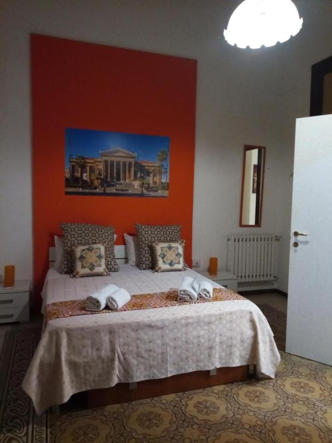 Locami Palermo Centro Rooms Esterno foto